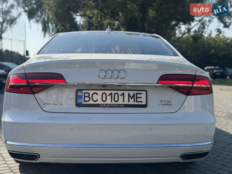 Седан Audi A8 2014 в Львове
