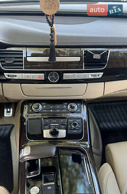 Седан Audi A8 2014 в 