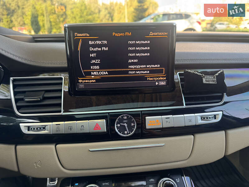 Седан Audi A8 2014 в Львове