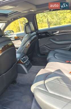Седан Audi A8 2015 в 
