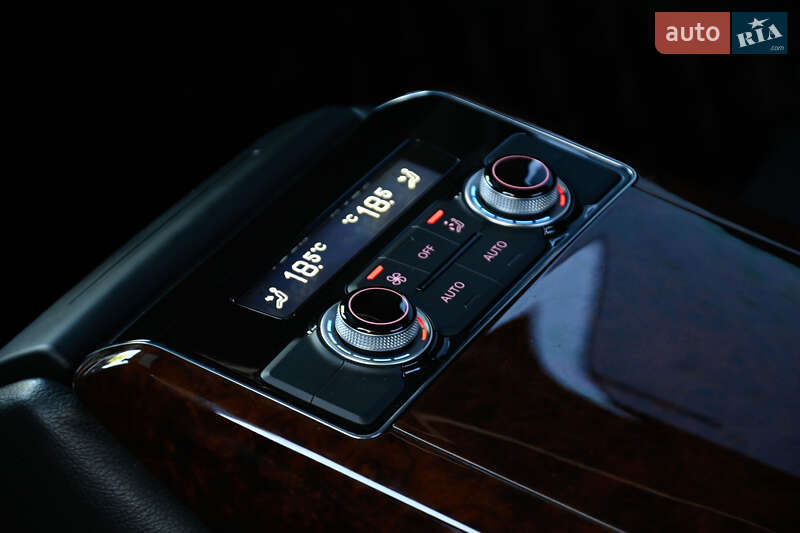 Седан Audi A8 2013 в Бердичеві