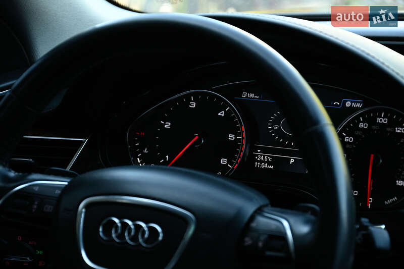 Седан Audi A8 2013 в Бердичеві
