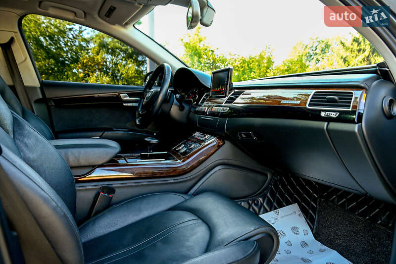 Седан Audi A8 2013 в Бердичеві