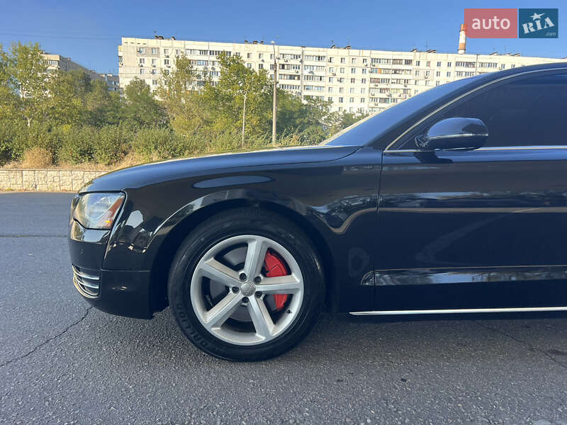 Седан Audi A8 2013 в Запоріжжі