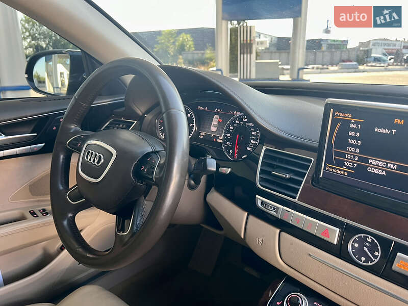 Седан Audi A8 2013 в Запоріжжі