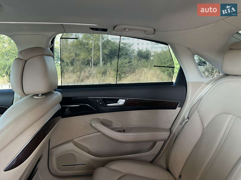 Седан Audi A8 2013 в Запоріжжі