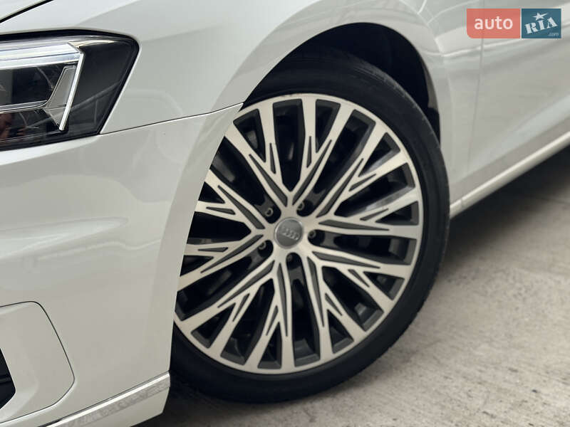 Седан Audi A8 2020 в Києві