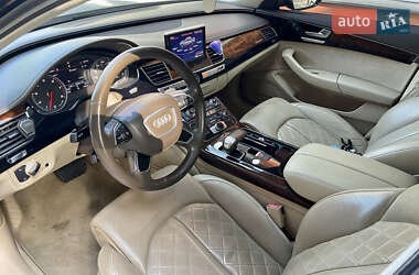 Седан Audi A8 2013 в 