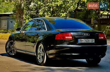 Седан Audi A8 2004 в 