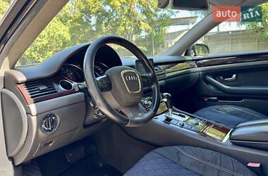 Седан Audi A8 2004 в 
