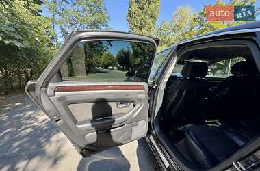 Седан Audi A8 2004 в 