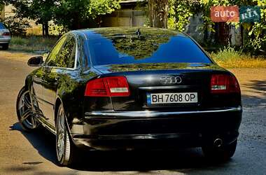 Седан Audi A8 2004 в 