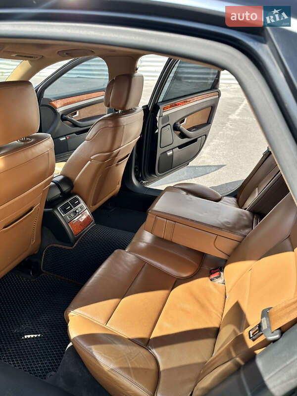 Седан Audi A8 2007 в Львові