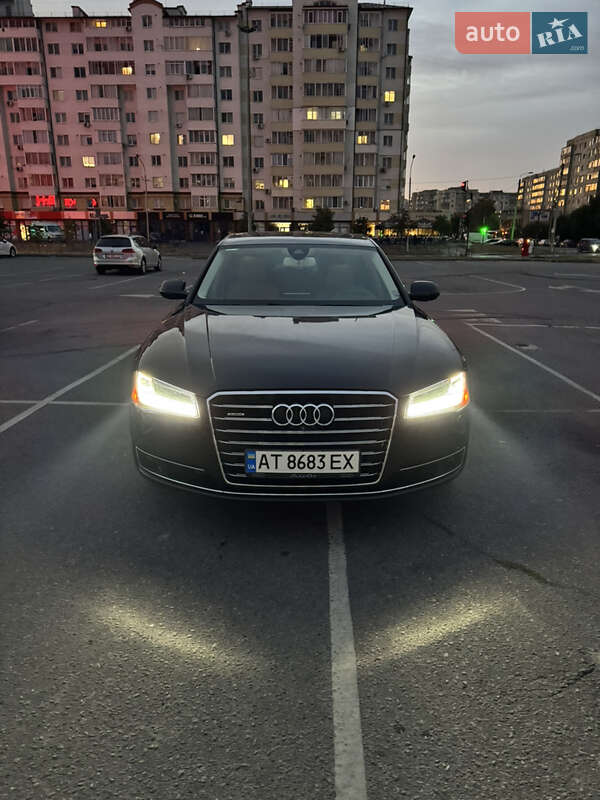 Седан Audi A8 2015 в 