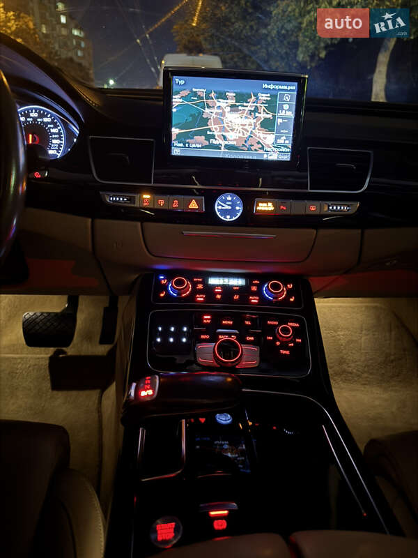 Седан Audi A8 2015 в Ивано-Франковске