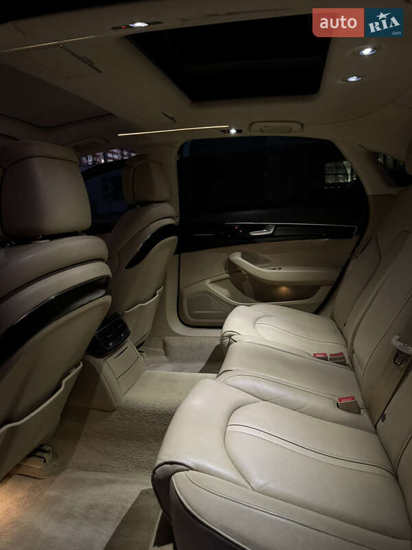 Седан Audi A8 2015 в Ивано-Франковске