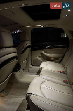 Седан Audi A8 2015 в 
