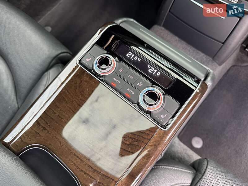 Седан Audi A8 2017 в Вінниці