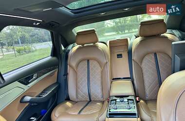Седан Audi A8 2015 в 