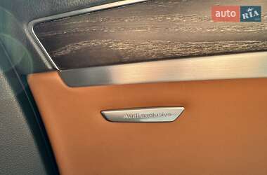 Седан Audi A8 2015 в 