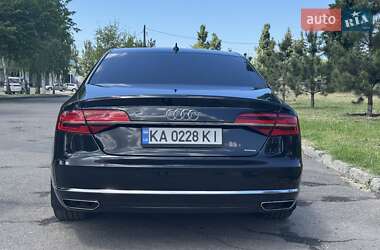 Седан Audi A8 2015 в 
