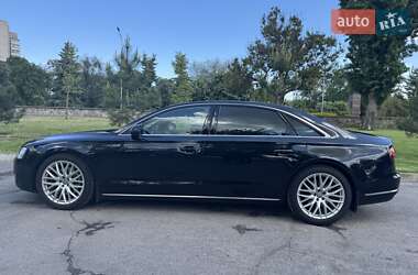 Седан Audi A8 2015 в 