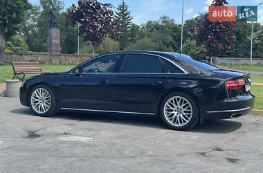 Седан Audi A8 2015 в 