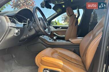 Седан Audi A8 2015 в 