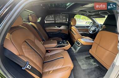 Седан Audi A8 2015 в 