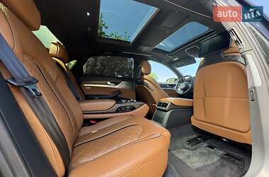 Седан Audi A8 2015 в 