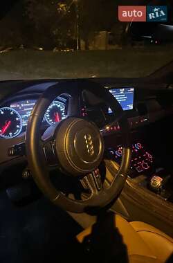 Седан Audi A8 2015 в 