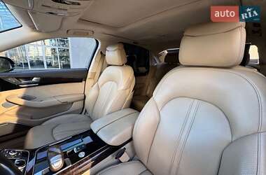 Седан Audi A8 2011 в 