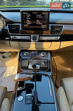 Седан Audi A8 2011 в 