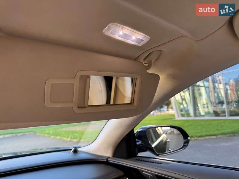 Седан Audi A8 2011 в Киеве