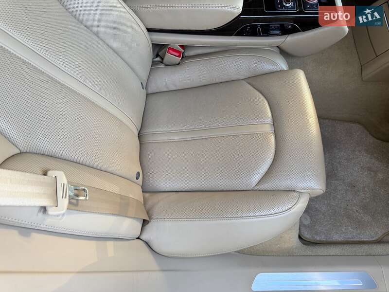 Седан Audi A8 2011 в Киеве