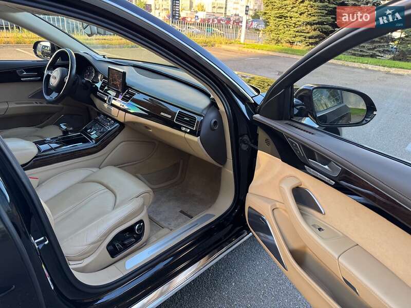 Седан Audi A8 2011 в Киеве