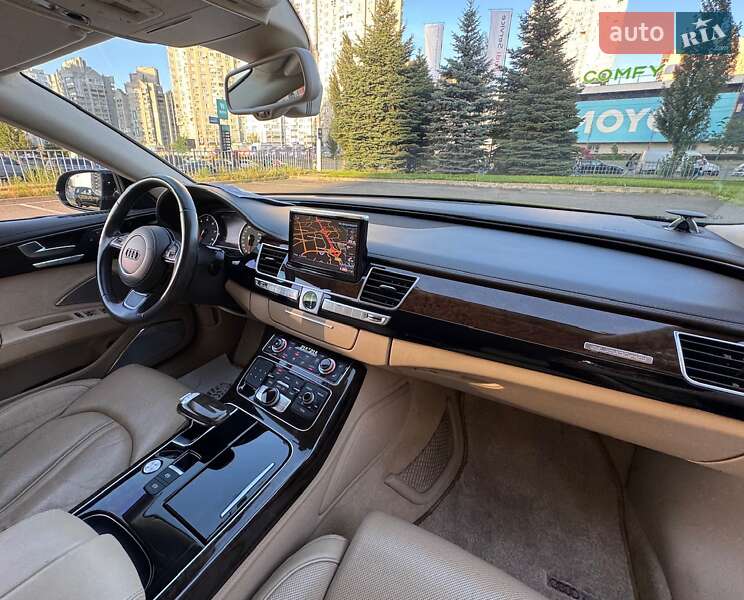 Седан Audi A8 2011 в Киеве