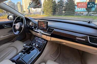 Седан Audi A8 2011 в 
