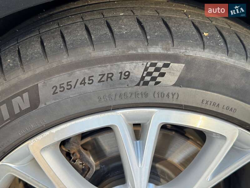 Седан Audi A8 2011 в Киеве