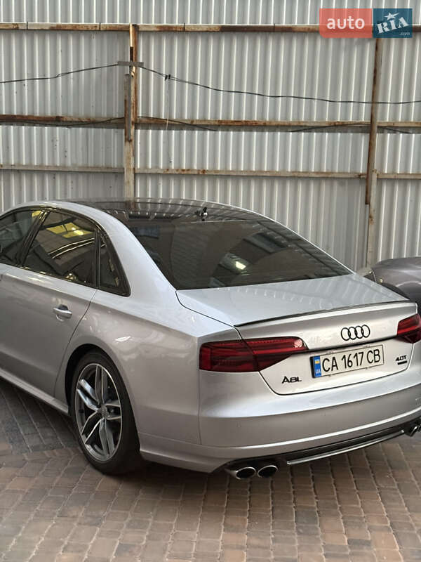 Седан Audi A8 2017 в Киеве
