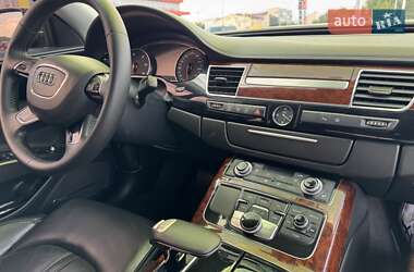 Седан Audi A8 2011 в Чернівцях