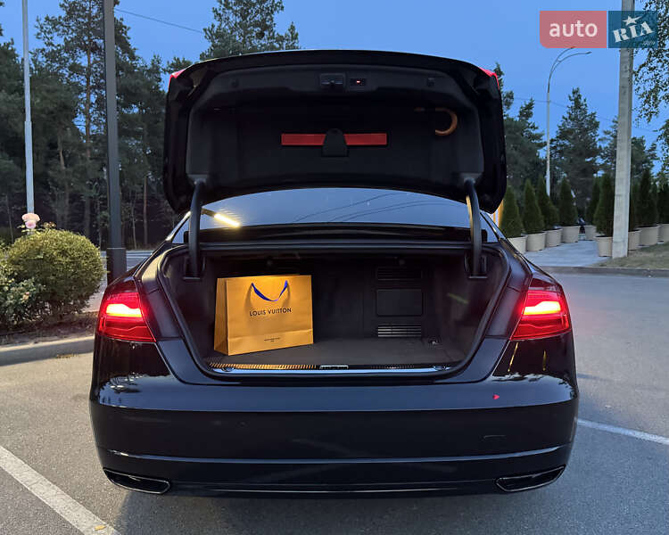 Седан Audi A8 2012 в Києві