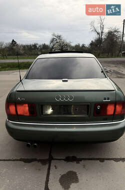 Седан Audi A8 2002 в 