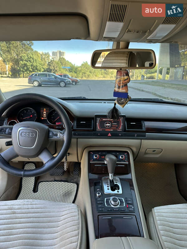 Седан Audi A8 2006 в Запорожье