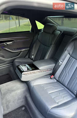 Седан Audi A8 2021 в 