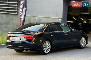 Седан Audi A8 2017 в 