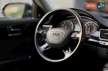 Седан Audi A8 2017 в 