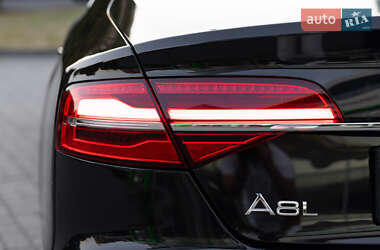 Седан Audi A8 2015 в 