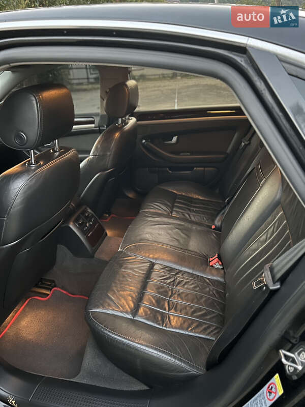 Седан Audi A8 2006 в Выгоде