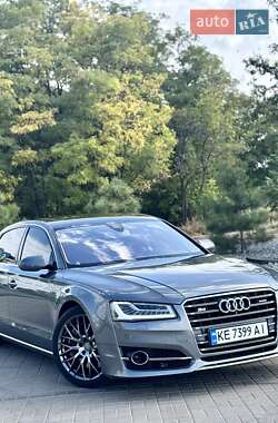Седан Audi A8 2015 в 